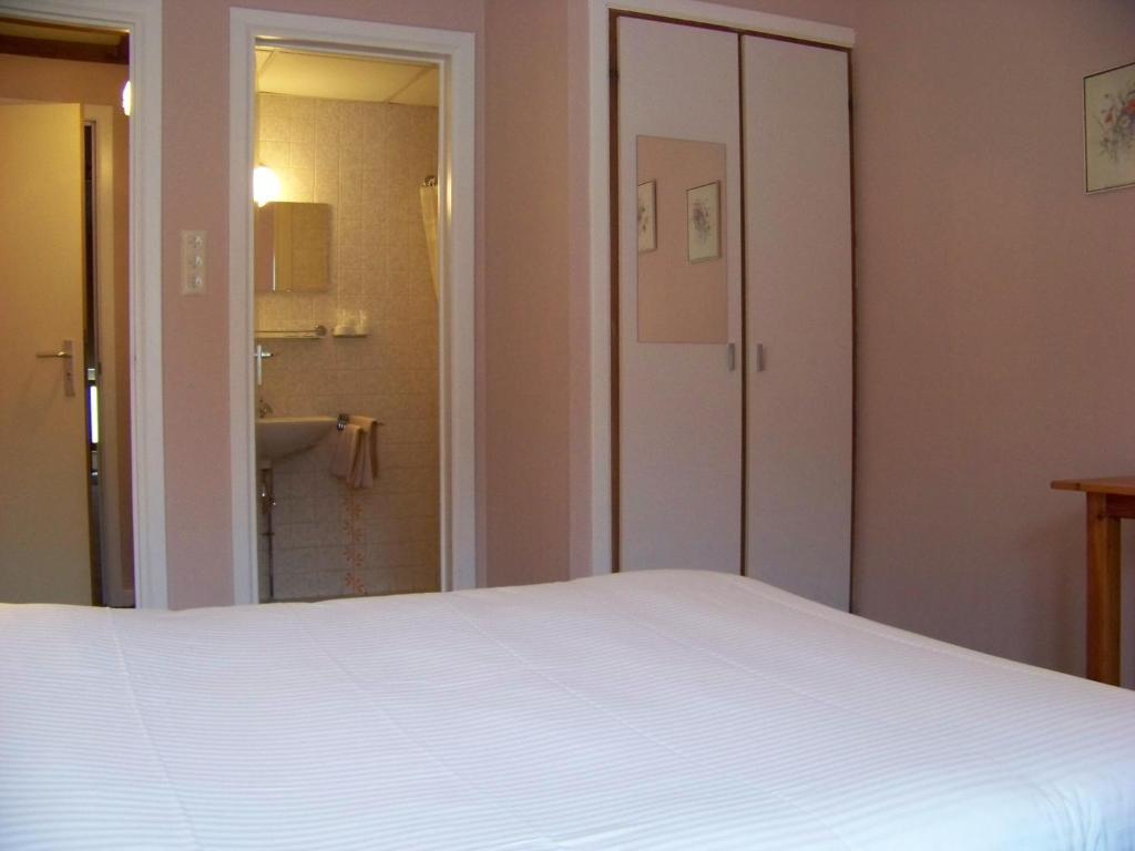 Auberge Le Vieux Moulin Bouillon Room photo